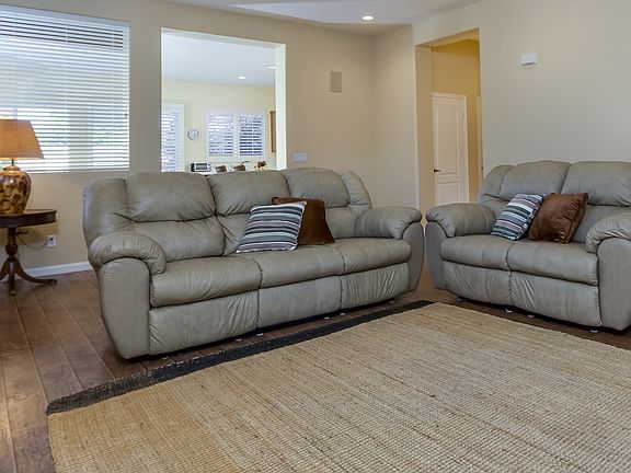 5th image of 2410 S Bowles Ln