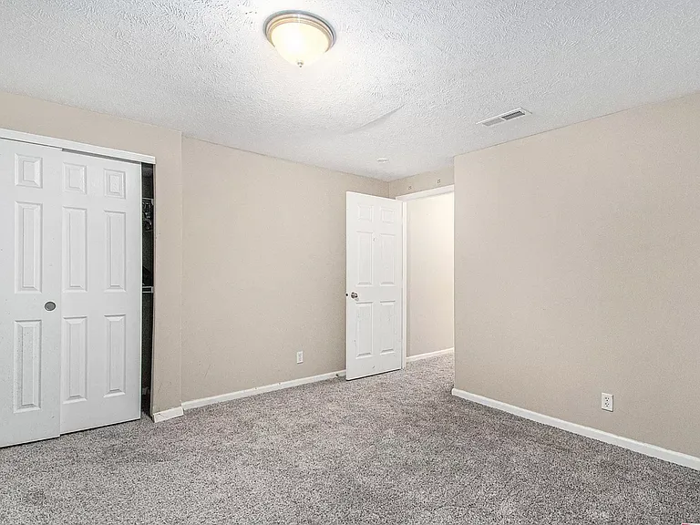 4722 S 194th Ave — Photo 18