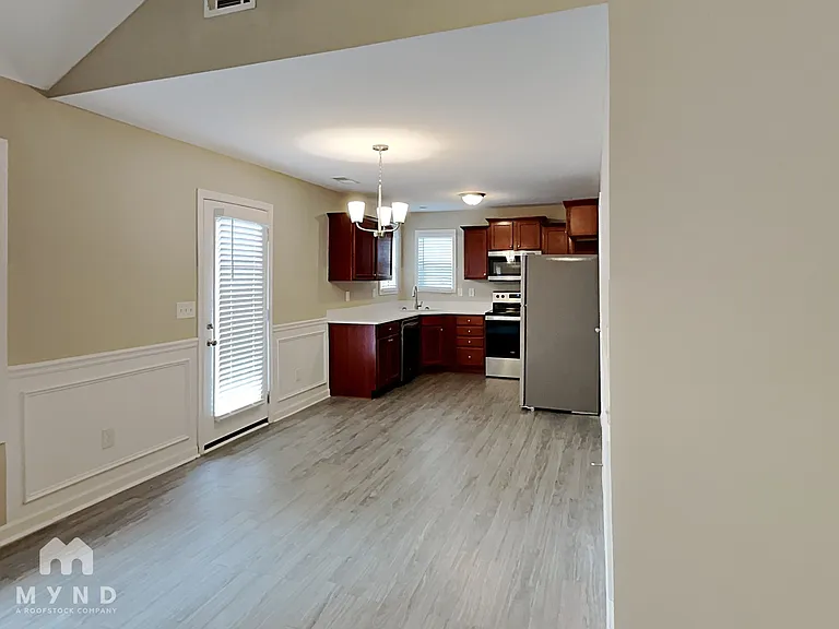 205 Ivy Ct — Photo 6
