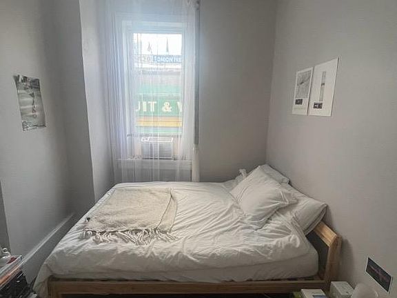 4th image of 1 E 19th St #3