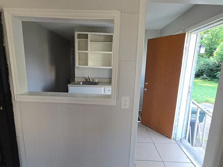 682 Boston St #1 — Photo 3