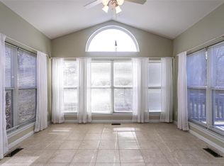 1098 Stonewolf Trl, Fairview Heights, IL 62208