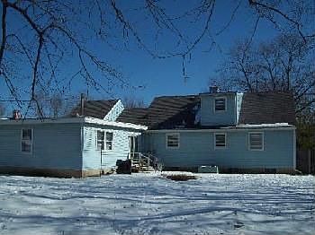2nd image of 915 Sheila Dr