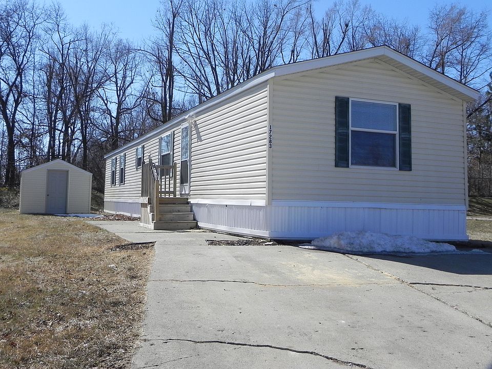 1st image of 17283 Roberts Dr