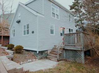 9 Maplewood Dr, Halifax, NS B3N 1C4