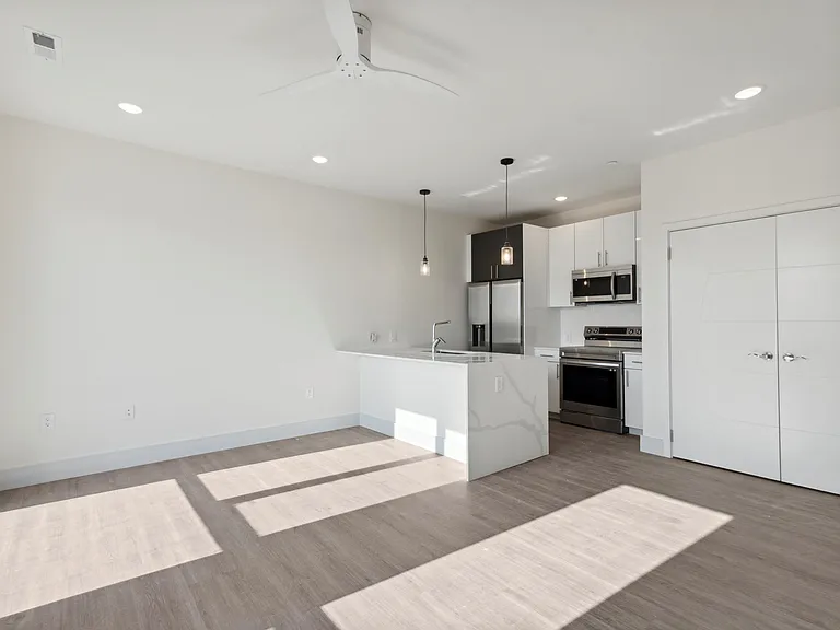 1221 E Fletcher St #405A — Photo 19