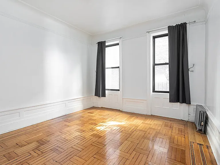 623 W 207th St #24 — Photo 4