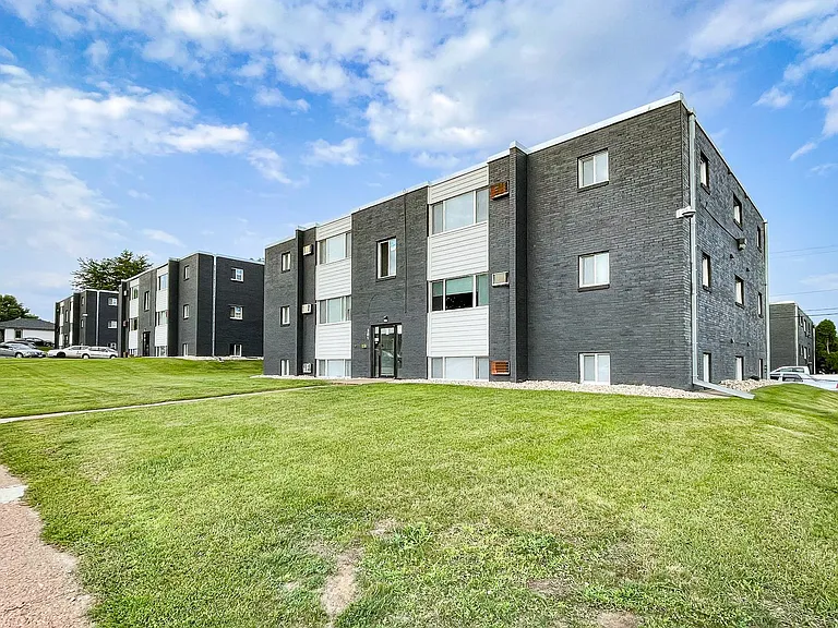 **Limited Time Special! Up to 3 Months Free Rent — Photo 6