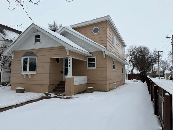 242 Nebraska Ave SW, Huron, SD 57350