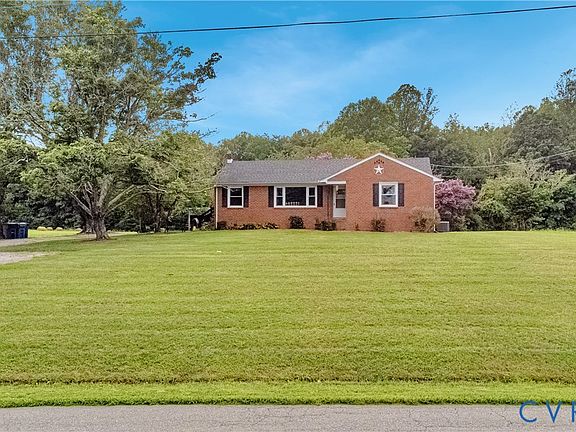 2nd image of 615 W Chapel Dr