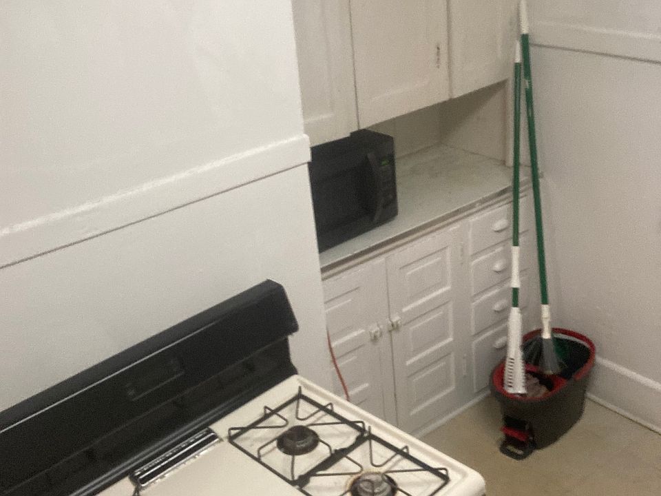 2nd image of 353 Colvin Ave APT 3