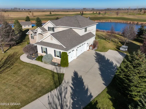 2426 Pebble Beach Rd NW, East Grand Forks, MN 56721