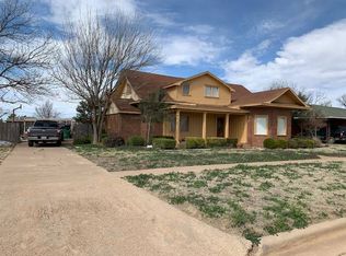 217 N 1st St, Crowell, TX 79227
