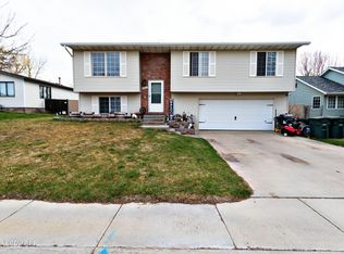 816 N Fir Ct, Gillette, WY 82716