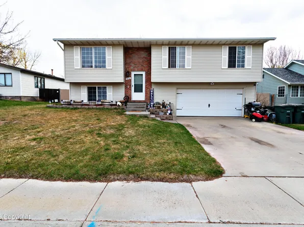 816 N Fir Ct, Gillette, WY 82716