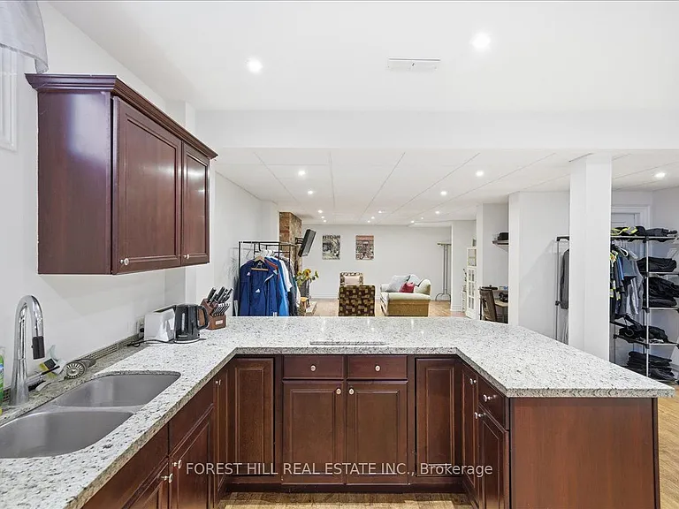 160 Kootenay Rdg #BASEMENT — Photo 13