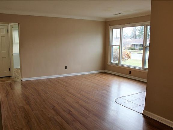 5th image of 1190 Eastwood Ave