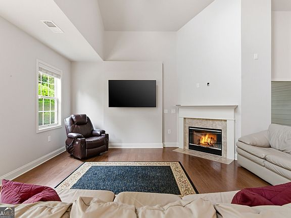 5th image of 1945 Brannon Commons Cir