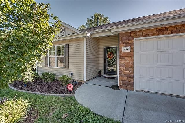 1st image of 248 Woodbridge Cir
