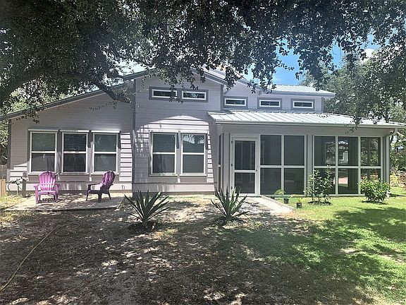 3rd image of 49 Old Cottage Beach Dr