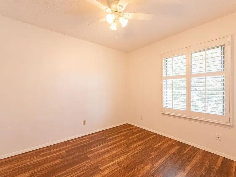 9604 Blue Creek Ln — Photo 13