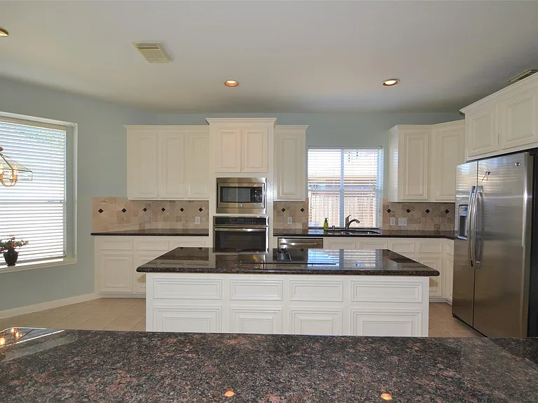 1711 Emma Cove Ct — Photo 13