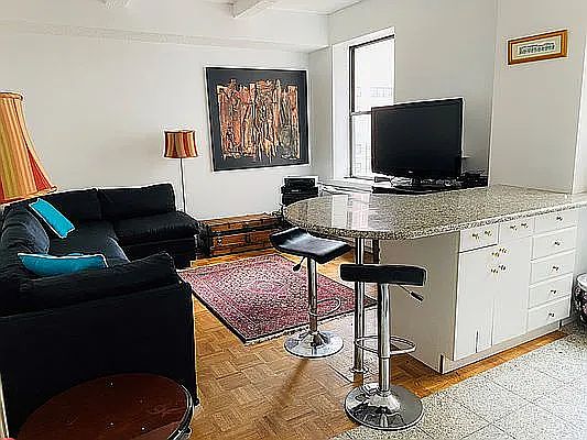 4th image of 150 W 51st St APT 1120