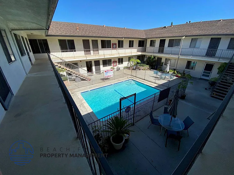 12022 Birch Ave — Photo 24