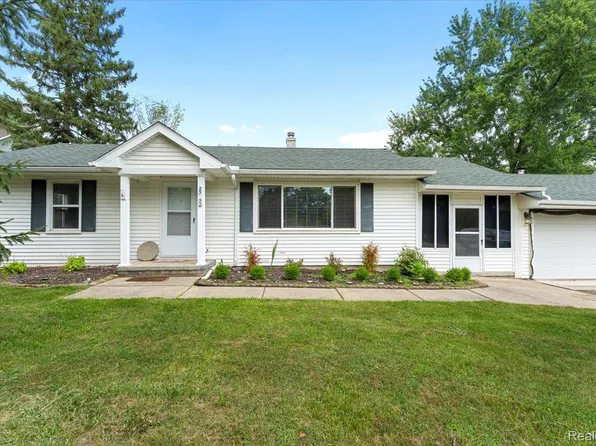 25952 Power Rd, Farmington Hills, MI 48336