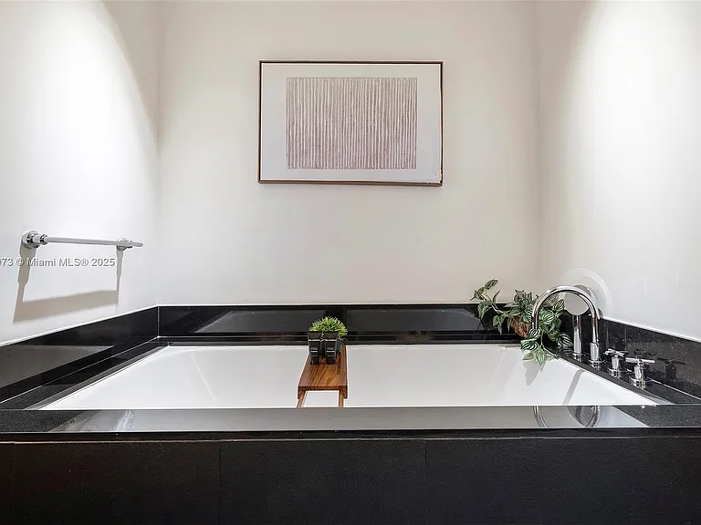 101 20th St #3803 — Photo 33
