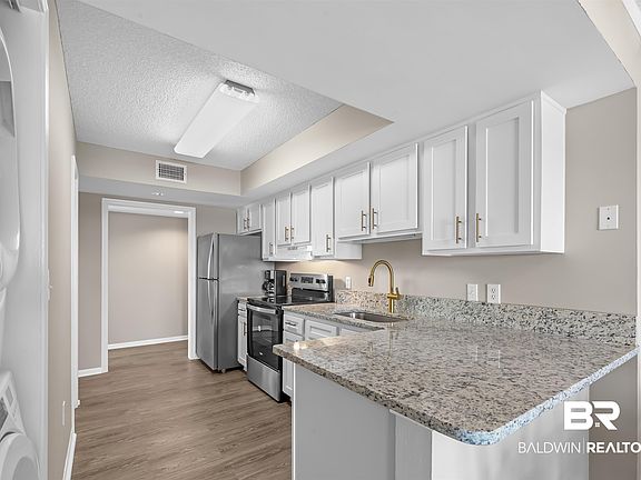 5th image of 969 W Beach Blvd #1506