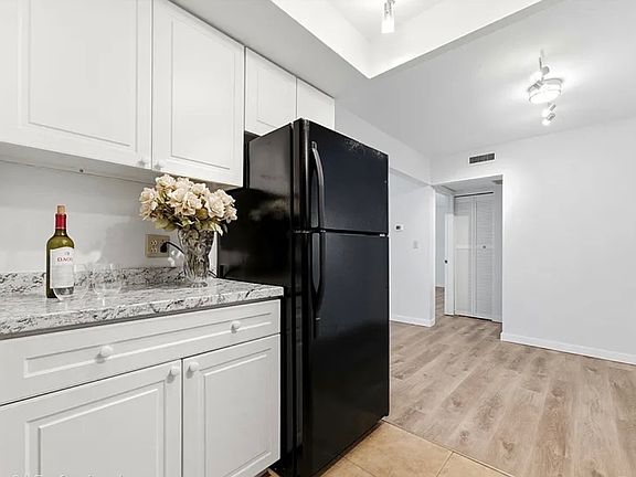 2nd image of 2375 Walton Blvd Unit 8