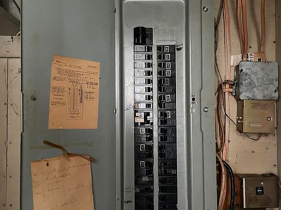 4th image of 2752 Evergreen Dr