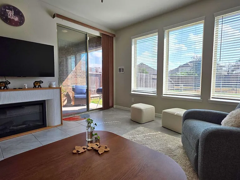 Lancer Cir — Photo 15