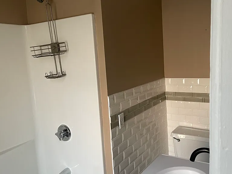80 Plenty St #1 — Photo 4