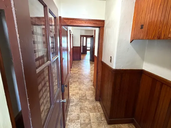 49 Houghton St APT 2, Worcester, MA 01604