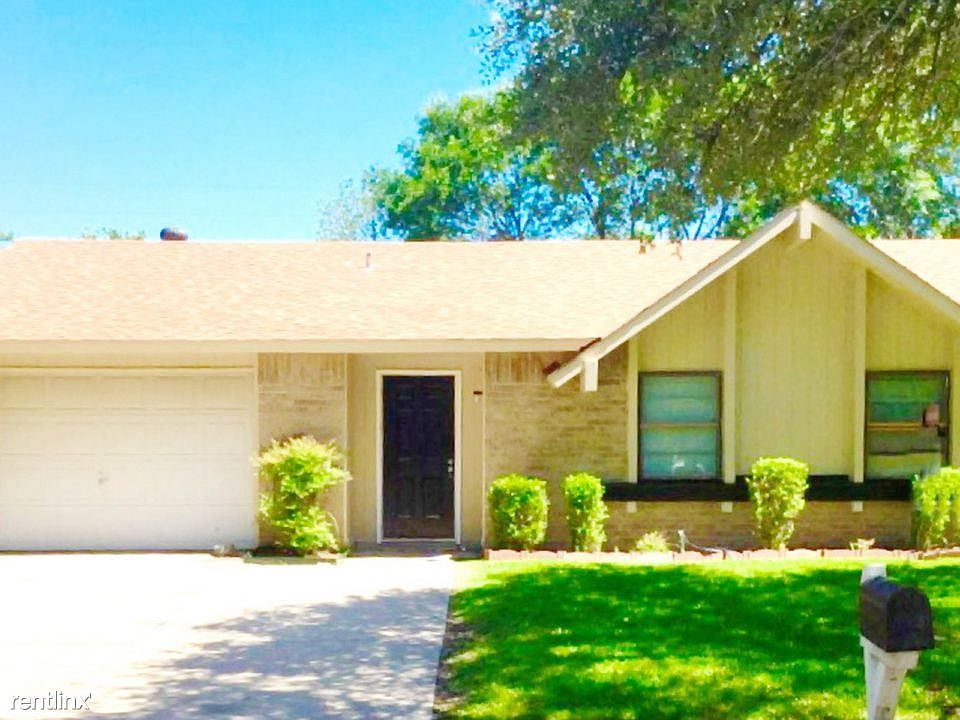 90900581_546 N Holiday Dr_Grand Prairie_TX_2016_1