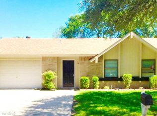 546 N Holiday Dr, Grand Prairie, TX 75052