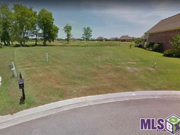 6240 Royal Dunes Dr, Gonzales, LA 70737