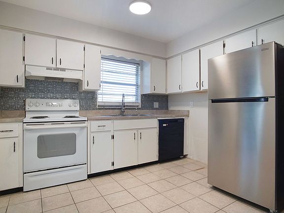2nd image of 2287 NW Avenue G #C