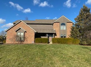 12661 Oakmere Dr NW, Pickerington, OH