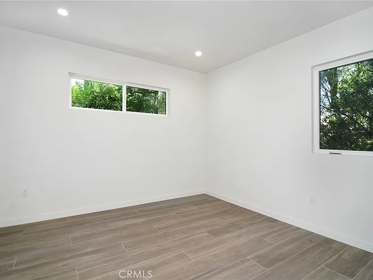 9618 Kentland Ave — Photo 24