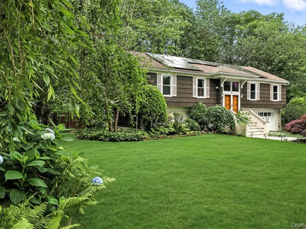 14 Edgemont Circle, Scarsdale, NY 10583