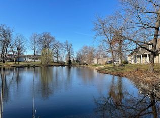 14893 Spillway Rd, Girard, IL 62640