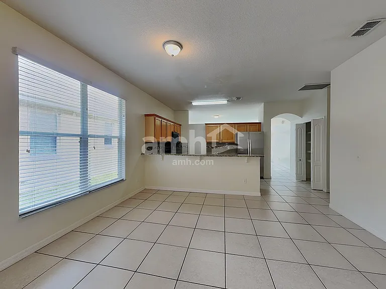 1130 Cherry Valley Way — Photo 5