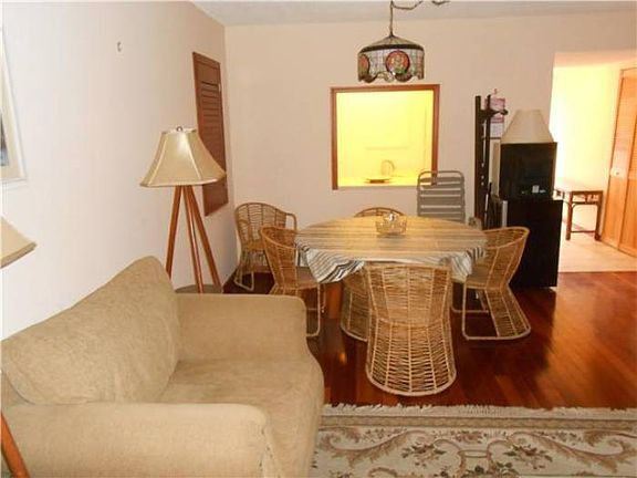 4th image of 4629 Poinciana St APT 402
