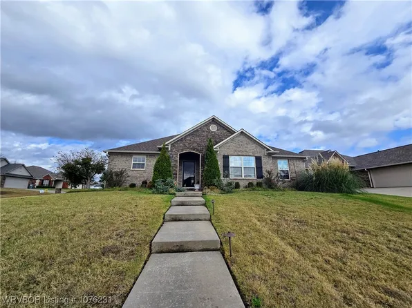 2010 Sitka Ln, Barling, AR 72923