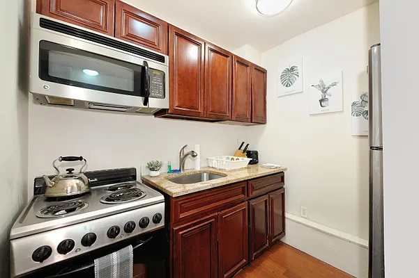 Rented by Corcoran | media 52