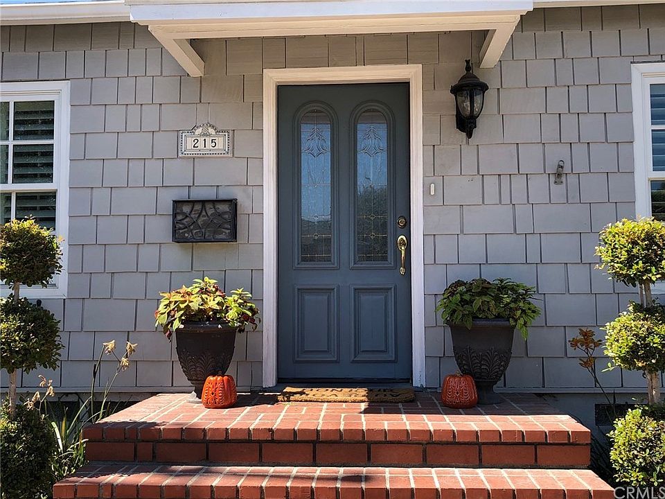 1st image of 215 Campo Dr