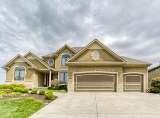 19016 W 99th Ter, Lenexa, KS 66220